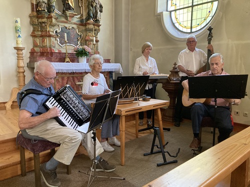 Alfenzstubamusig / Mark Angelika